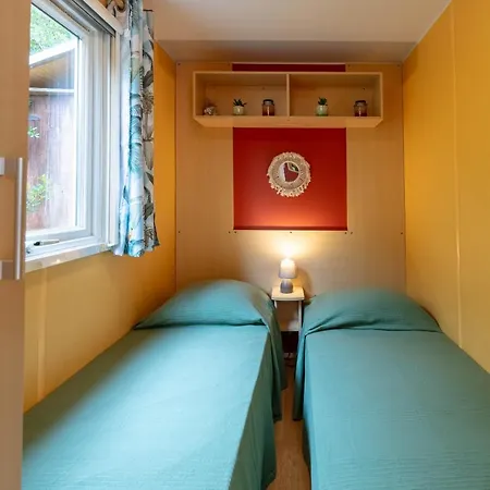 L'estrellus, Mobil-home Climatise Au Coeur Du Vignoble A Quelques Metres De La Holiday home Hyeres